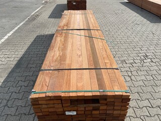 Ca. 56x Angelim Pedra Onderliggers Geschaafd, 45x68mm, lengte 350cm